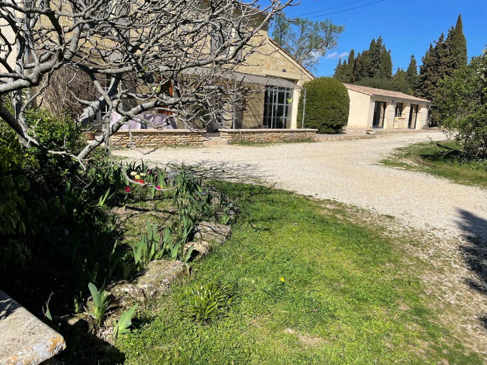 Pensión Du Berger Saint-Quentin-la-Poterie